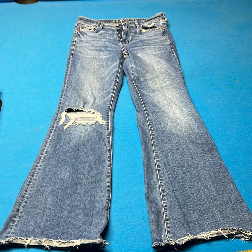 Stretch distressed flare. American Eagle Jean